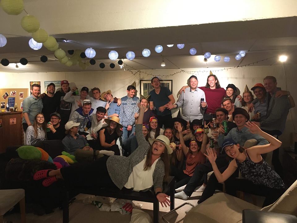 41290260_1967354999988956_7289433527156736000_n